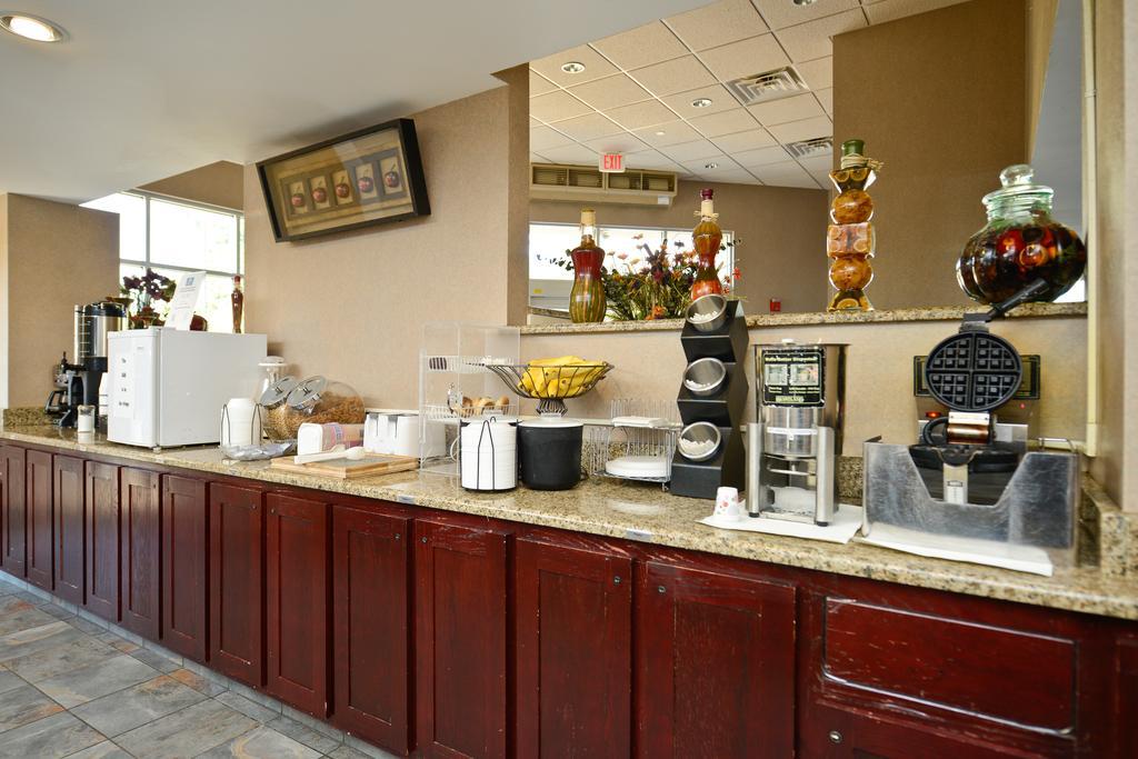 Americas Best Value Inn And Suites Overland Park Restaurant billede