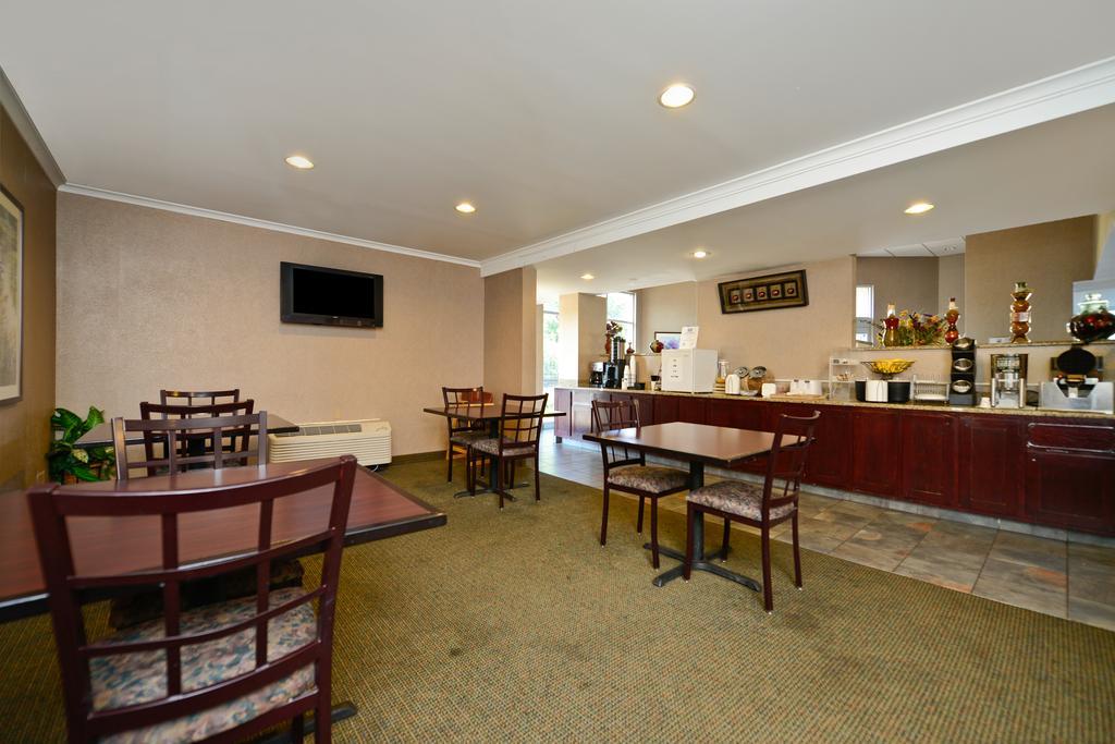 Americas Best Value Inn And Suites Overland Park Restaurant billede