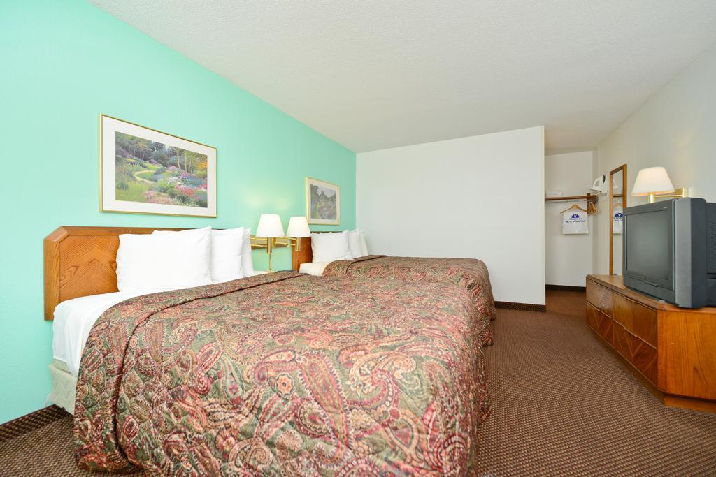 Americas Best Value Inn And Suites Overland Park Værelse billede