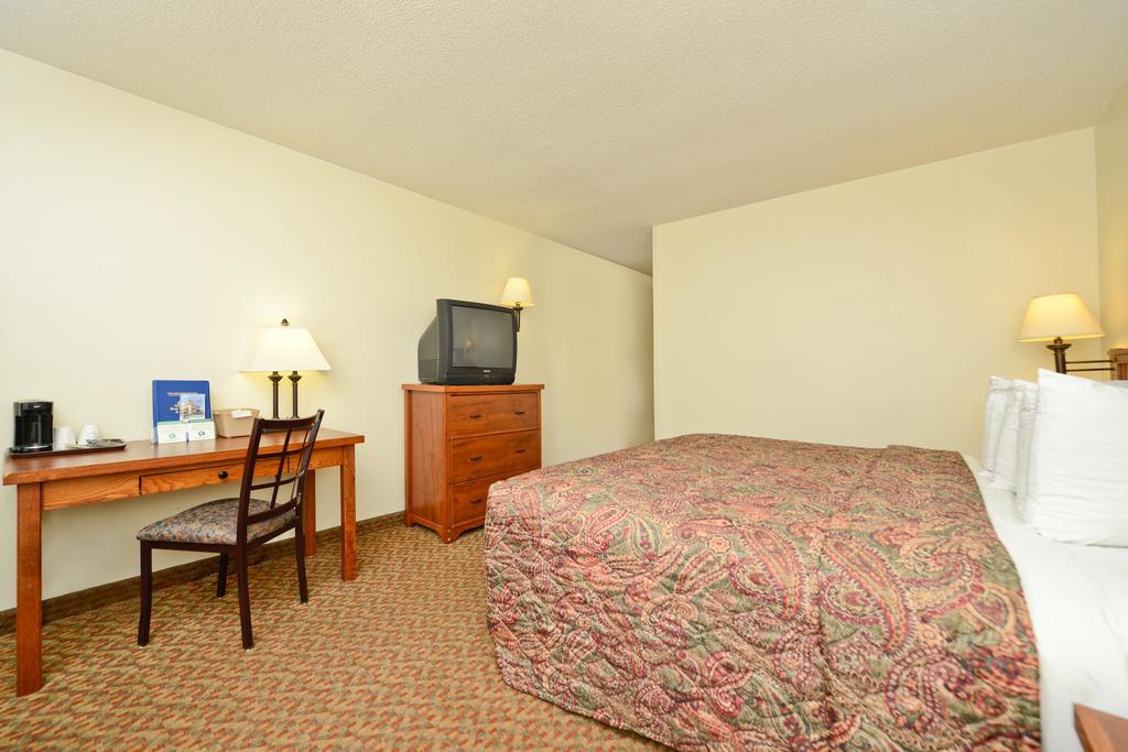Americas Best Value Inn And Suites Overland Park Værelse billede