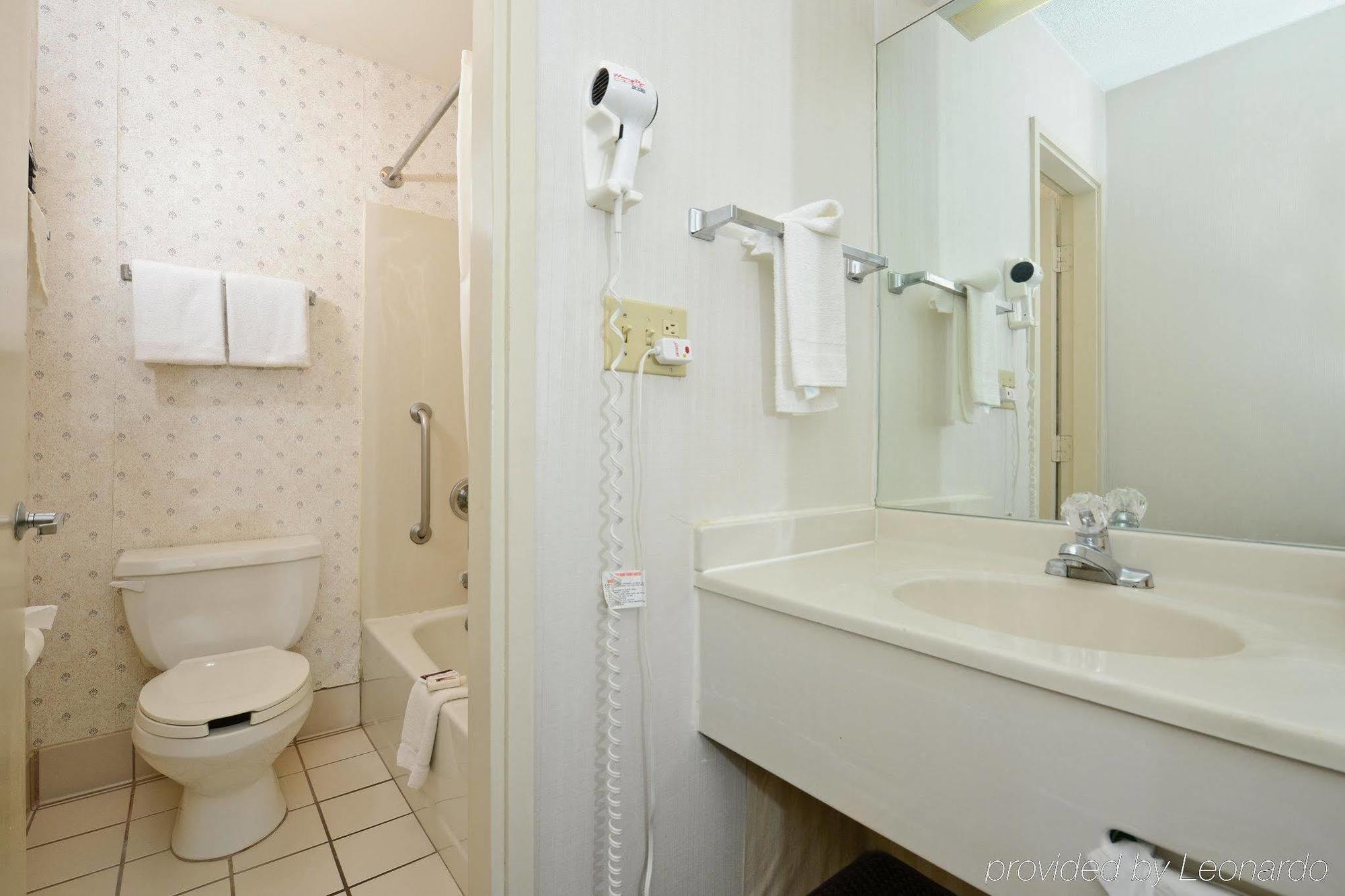 Americas Best Value Inn And Suites Overland Park Værelse billede